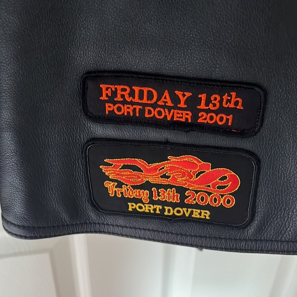 CANADIAN leather motorcycle jacket - Fits Medium Large - PROUDLY Made in Canada - Picture 6 of 8